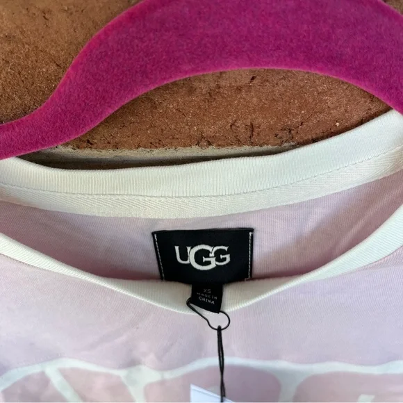 UGG pale pink color block logo top. XS NWT. Great gift idea - Picture 6 of 10